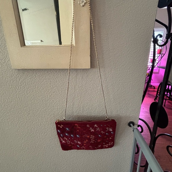 Chic Floral Embroidered Red Clutch - Picture 6 of 8